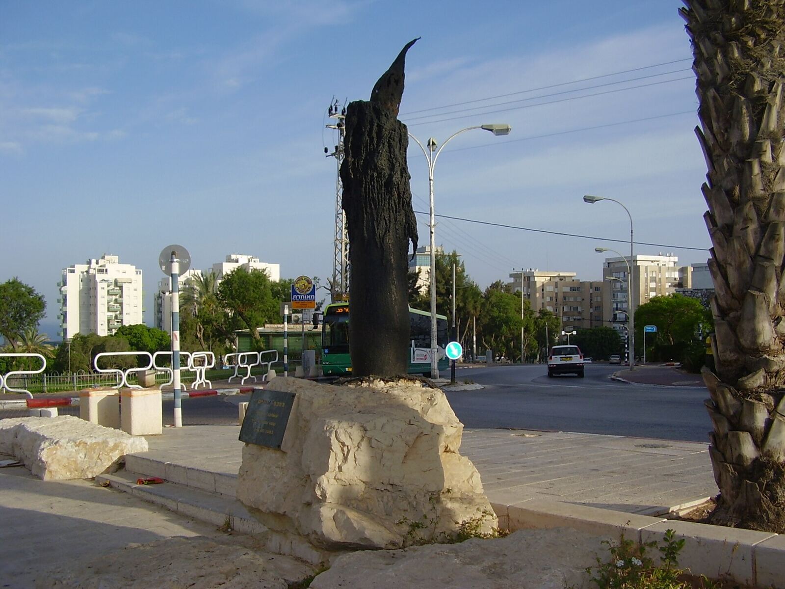 A monument in Ashdod stands near a road, representing memory and loss.